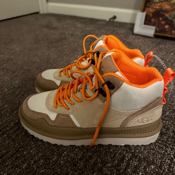 Ugh boots with laces - Picture 1 of 6